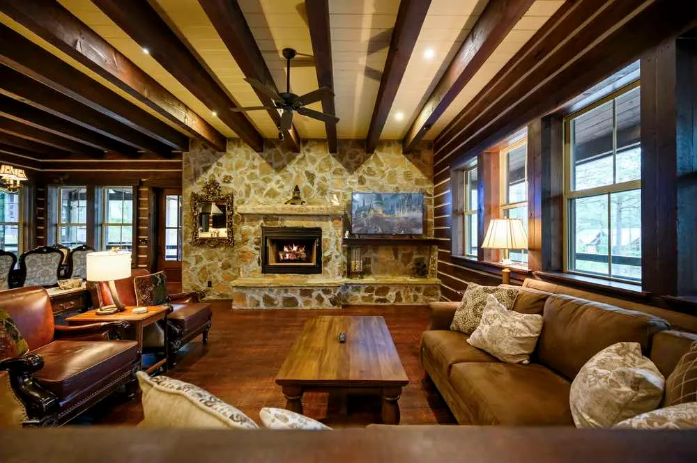 Kings Crossing Manor