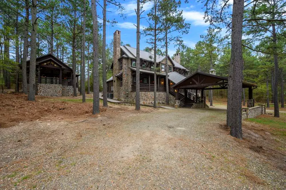 Kings Crossing Manor