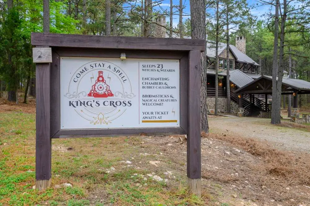 Kings Crossing Manor