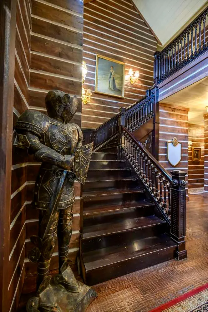 Kings Crossing Manor