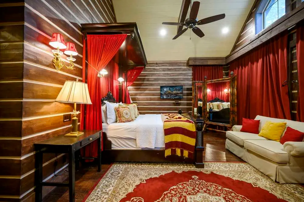 Kings Crossing Manor