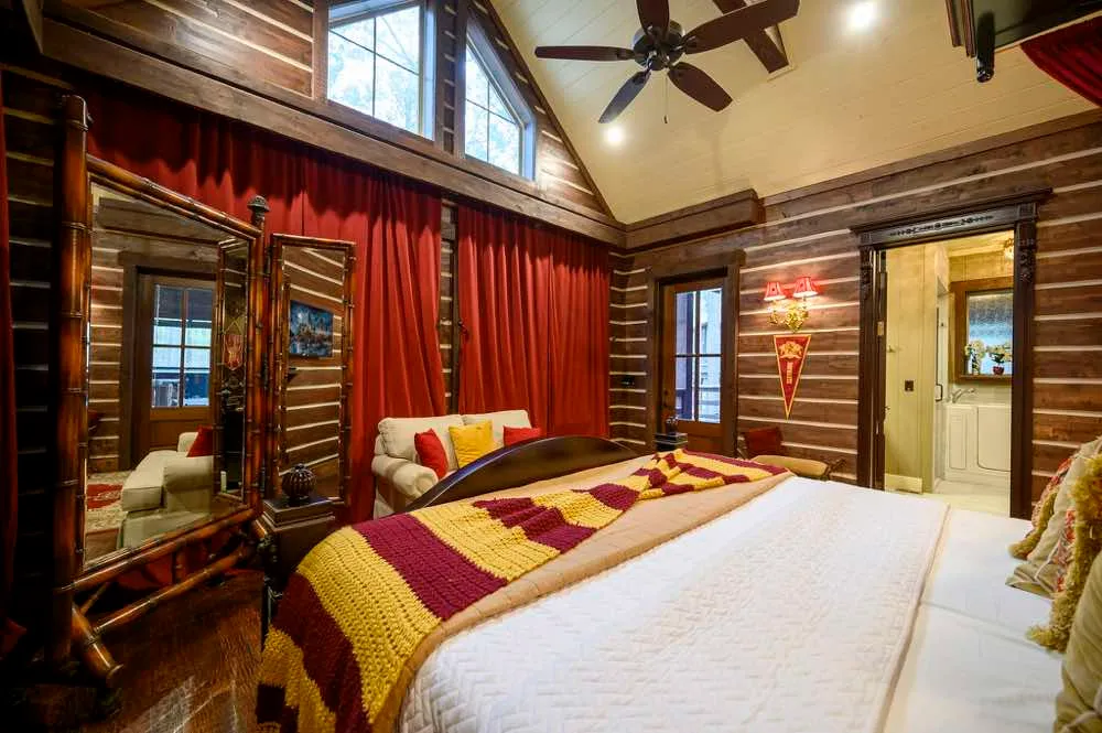 Kings Crossing Manor