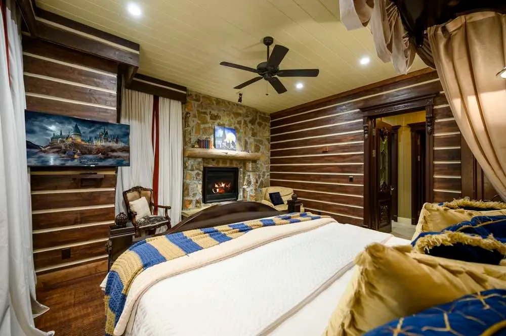 Kings Crossing Manor