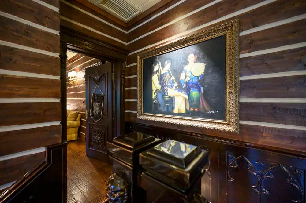 Kings Crossing Manor